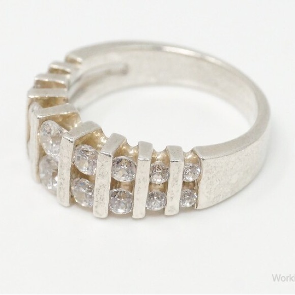 COPY - Vintage Art Deco Cubic Zirconia Eternity Ring Sterling Silve - Size 8 - Picture 3 of 8